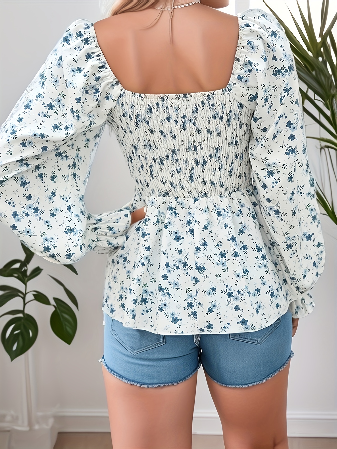 Lantern Sleeve Ditsy Floral Peplum Top