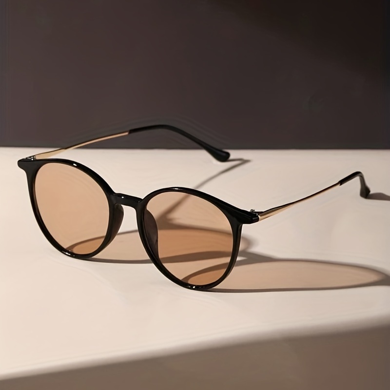 Gafas De Sol De Moda Con Marco Cuadrado Para Mujeres Y Hombres, Lentes  Degradados, Gafas De Sol Casuales Para Exteriores Para Conducir En La  Playa, UV400 - Temu Chile