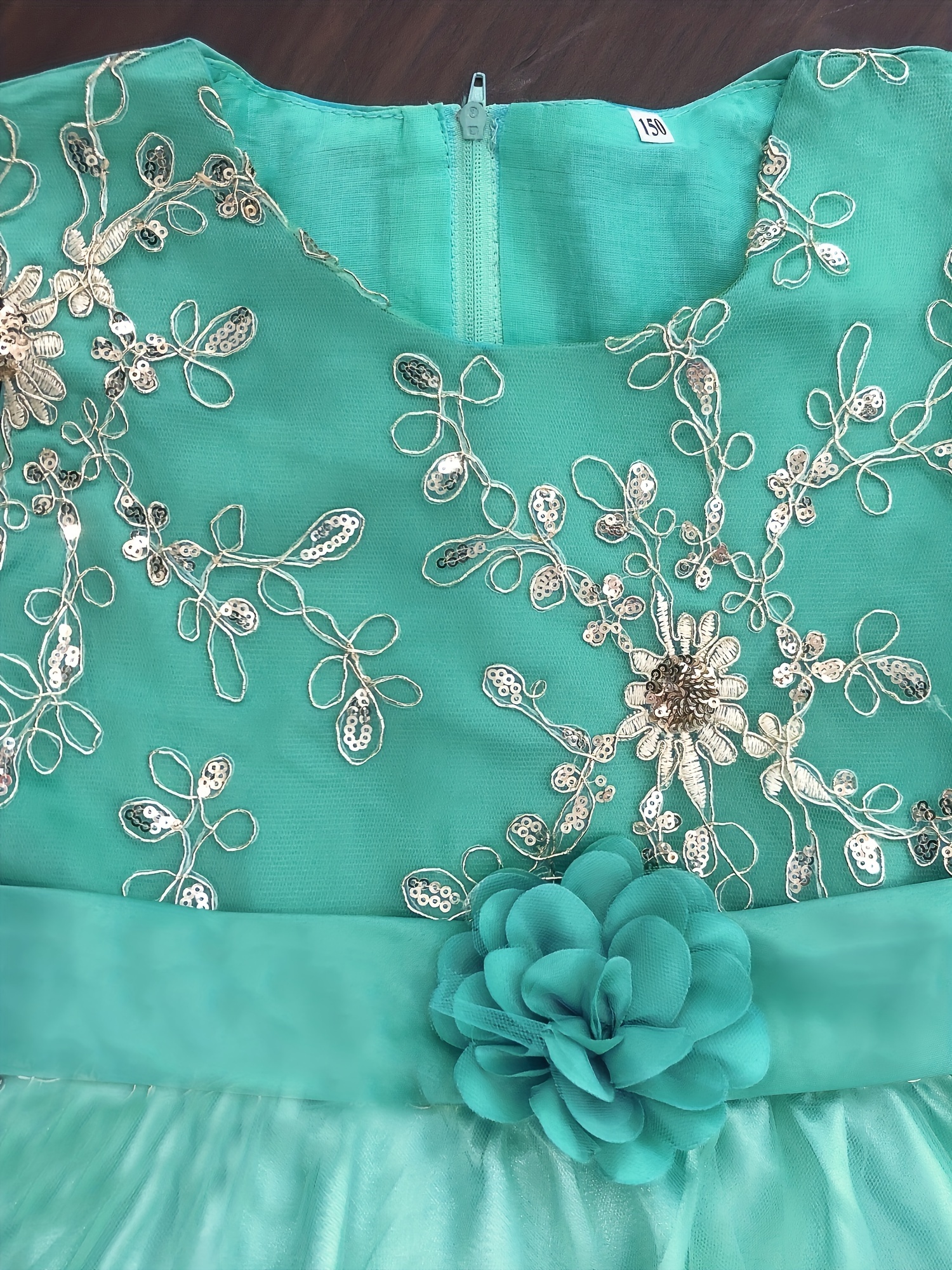 Robe de Bal de Princesse Fille avec Fleurs, Collection Or, Belle, Kit Point  de Croix Compté