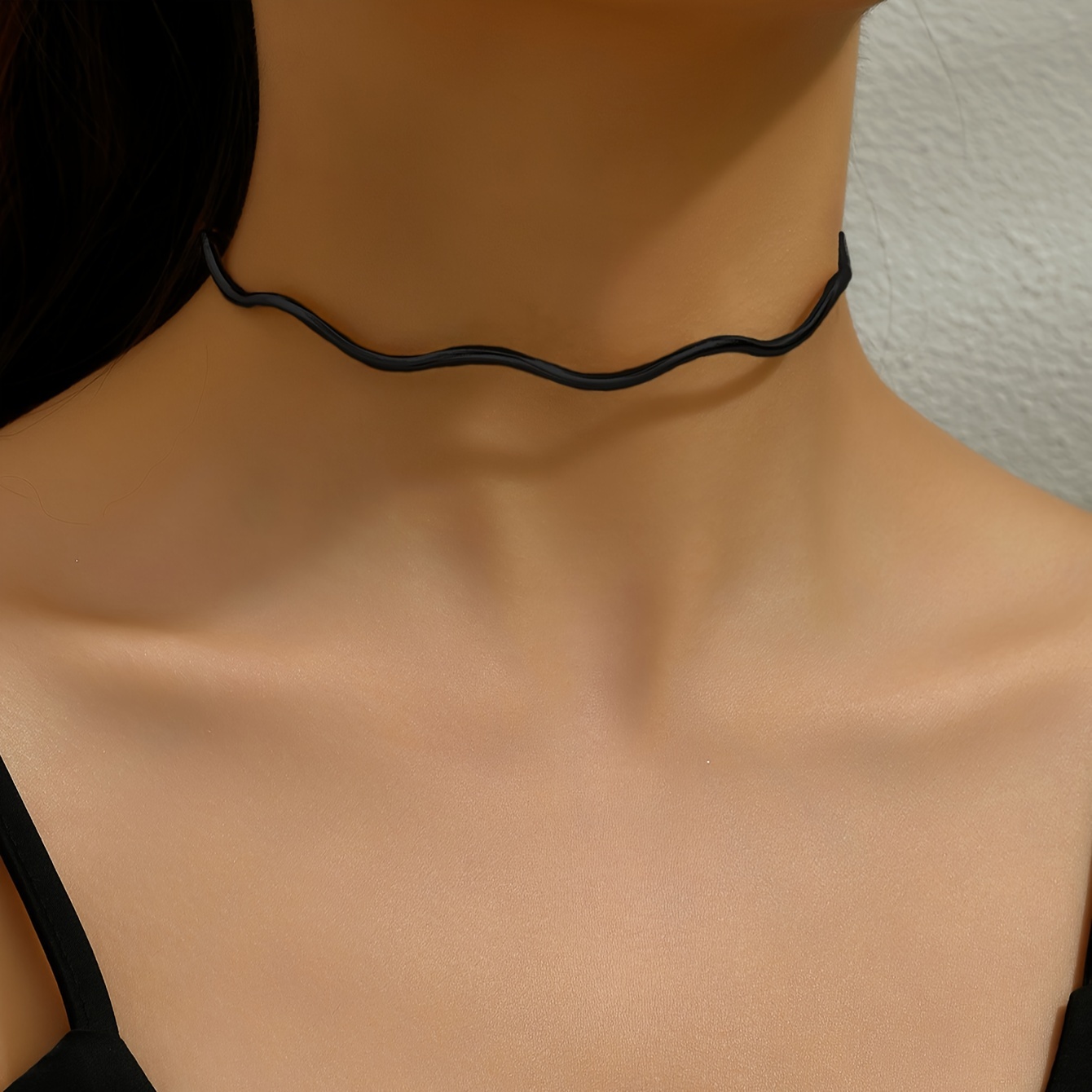 Golden Collar Necklace with Silvery Waves for Couples