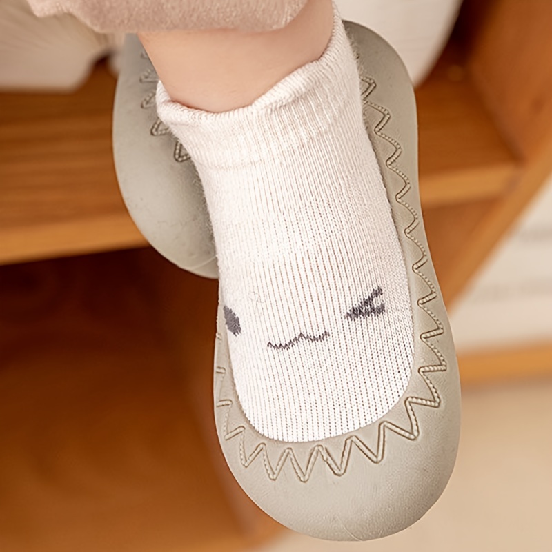 Lovskoo Newborn Baby Non Slip Grip Socks Barefoot Shoes First Walkers  Toddler Boys Girls Polka Dots Print Socks Keep Warm Kids Soft Dispensing  Indoor Socks for 5 Months-3 Years Brown 