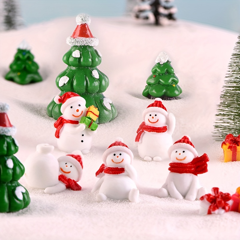 7PCS cartoon cute Santa Claus, snowman shaped mini decorative ornaments,  resin material decorative accessories desktop small ornaments, used for  Christmas socks or Christmas scene decoration