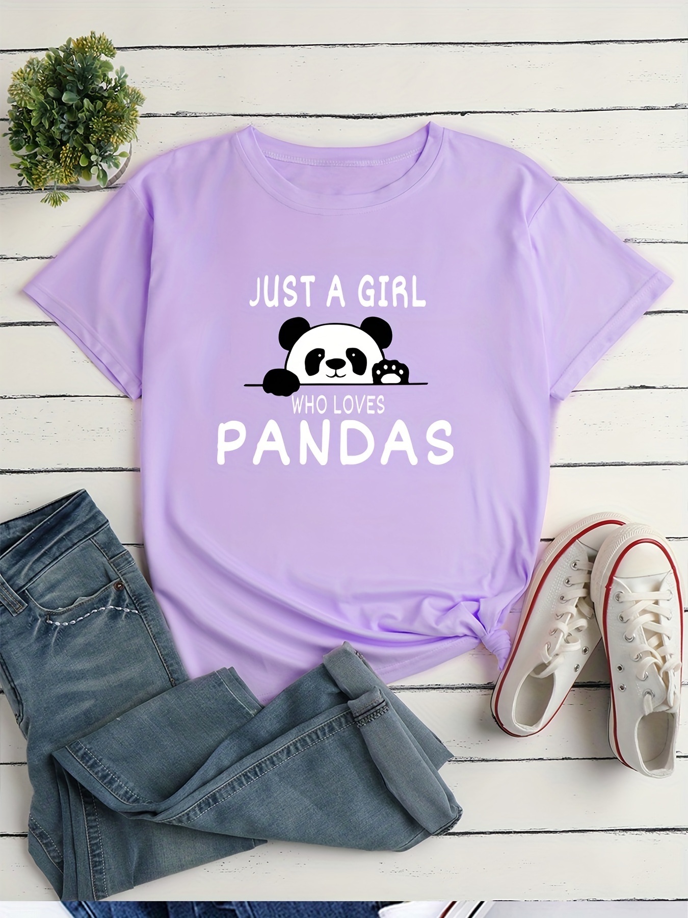 Cute Panda Women's Plus Size T-shirt