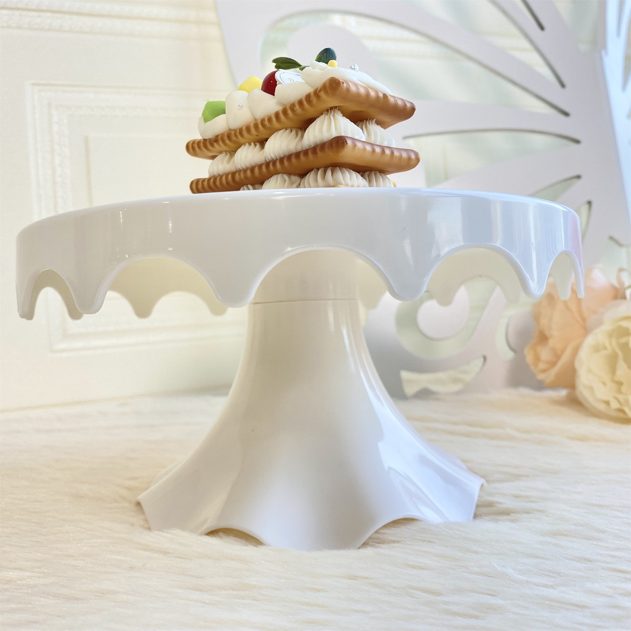 A 23cm Plastic Cupcake Stand That Can Hold Desserts For Party, Birthday, Party, And Baptism Decorations, Halloween, Christmas