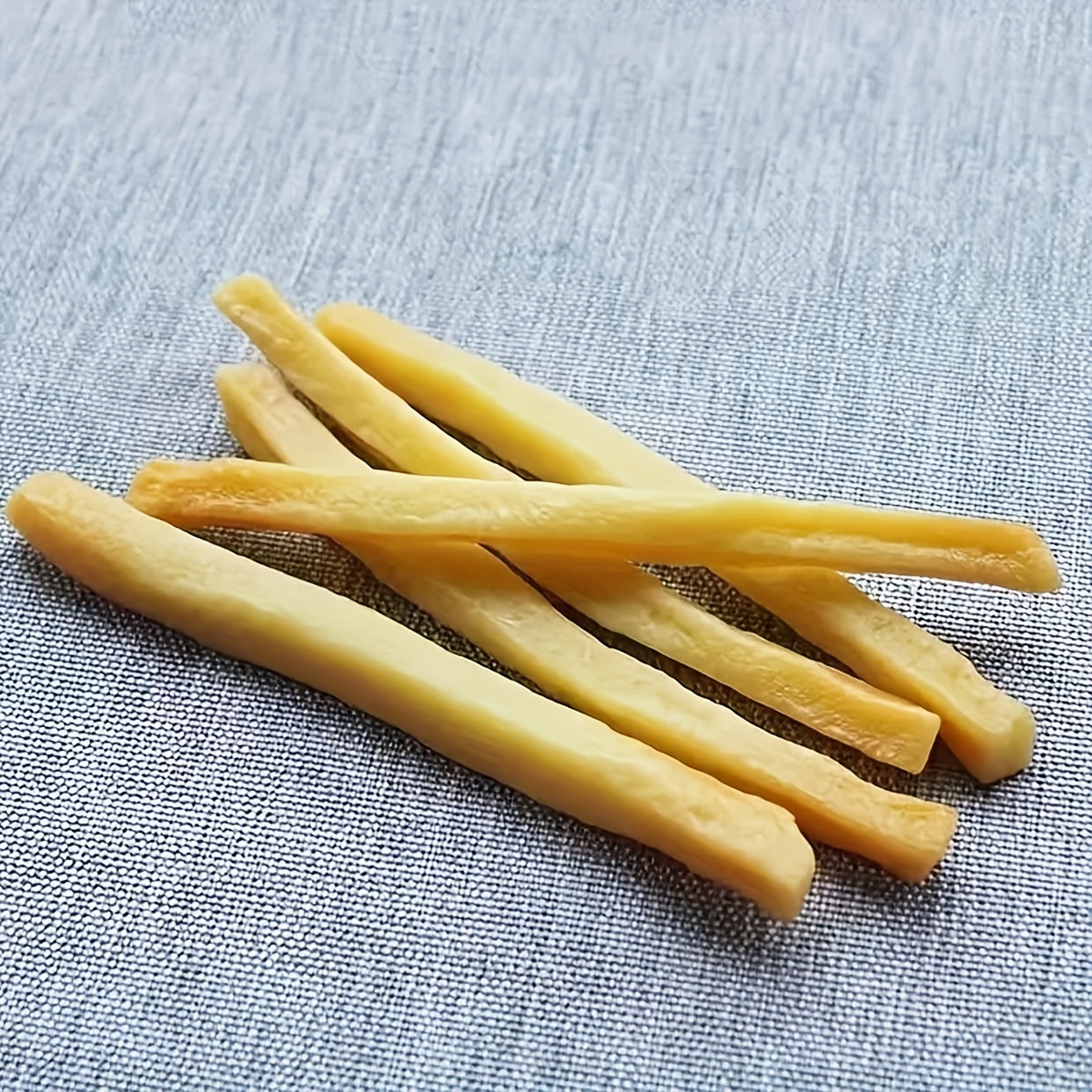 

1pc, Delightful Imitation Fries Brooch Pin - Realistic Food Accessory For Clothing Creative Backpack Decor