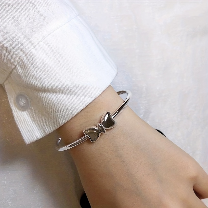 Love bracelet for on sale girlfriend