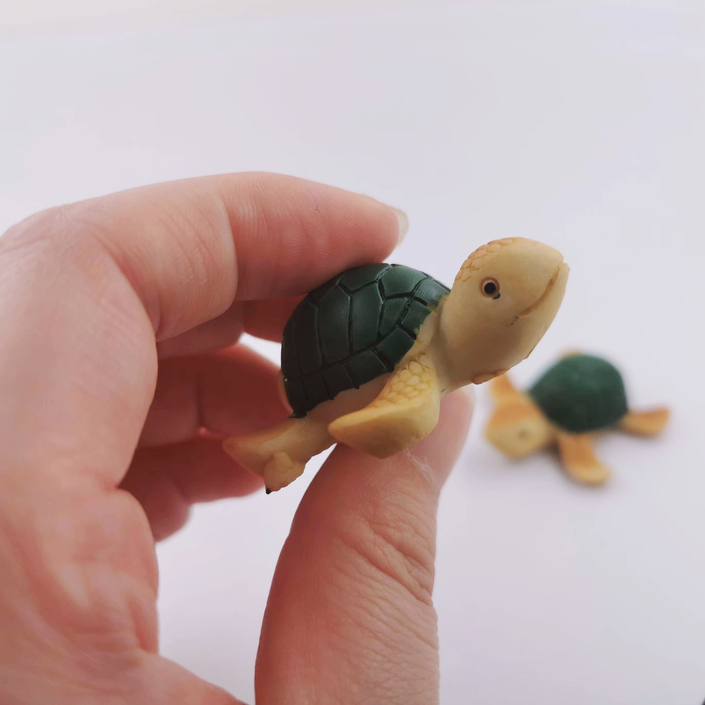 1pc Mini Turtles Miniature Figurines Simulation Small Tortoise Ornament  Realistic Sea Turtles Resin Cute Beach Sea Turtles for Bonsai Craft Fairy