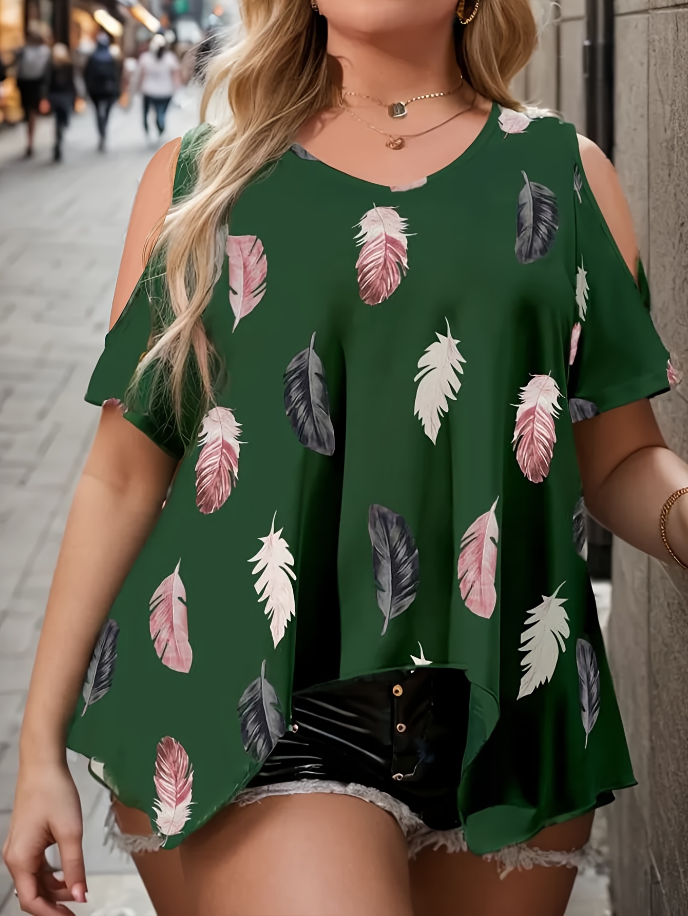 WNEEDU Women's Cold Shoulder Summer Tops - V-Neck Loose Fit T-Shirts 2025 Trendy
