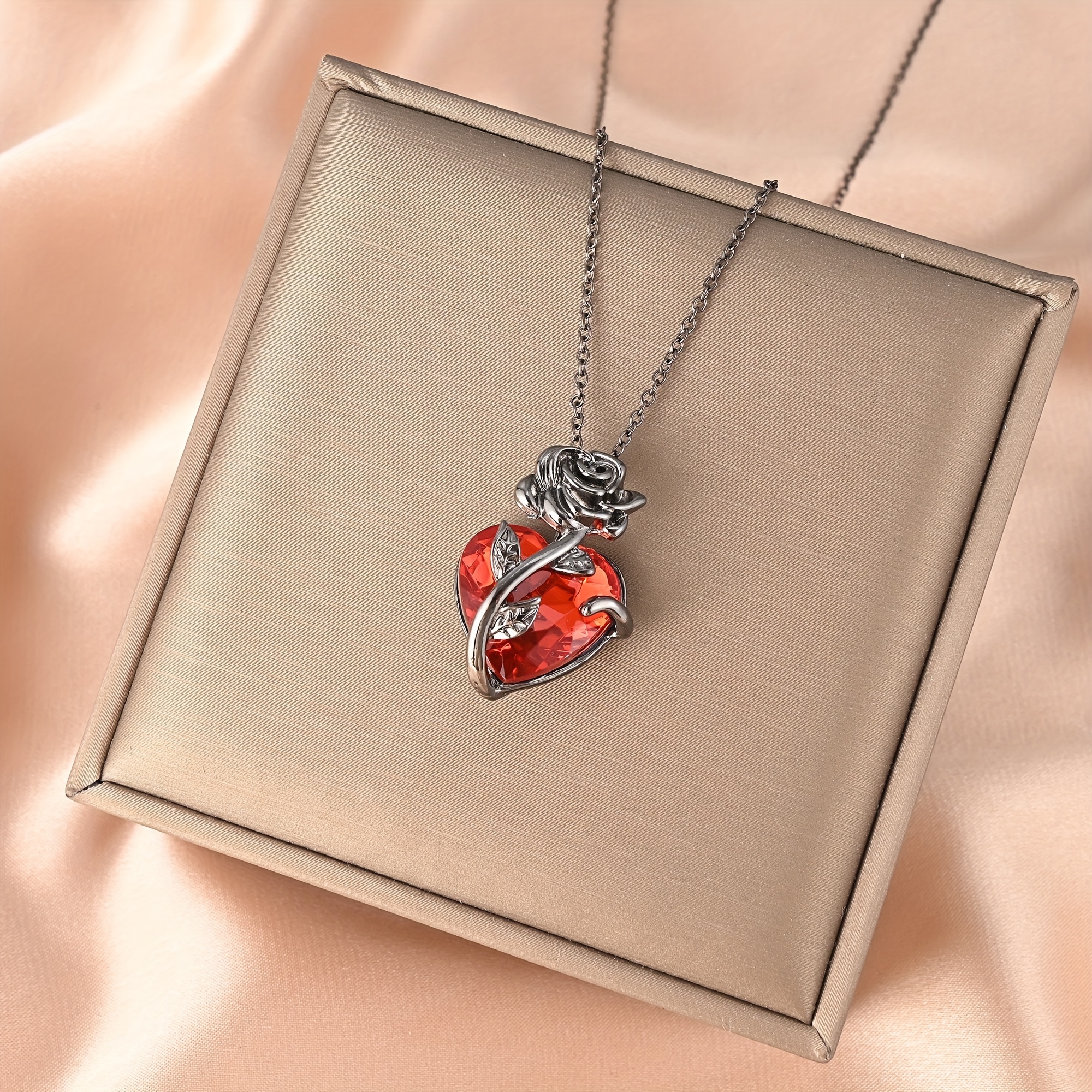 1pc Elegant Rose Decor Heart-shaped Red Pendant Necklace, Commemorative Party Jewelry, Birthday Gift, Holiday Gift
