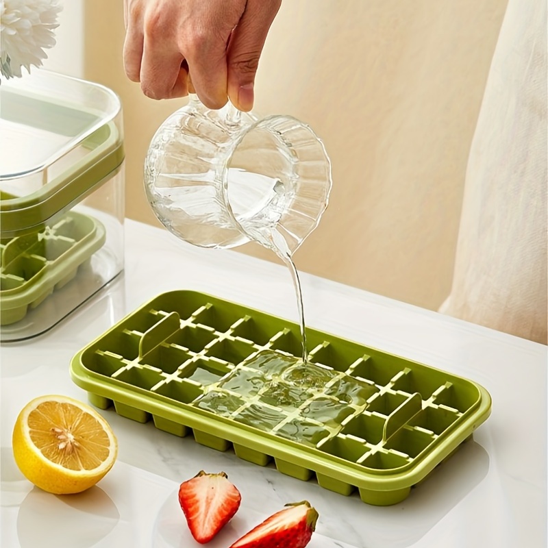  OXO Good Grips Silicone Small Ice Cube Tray for Cocktails with  Lid: Home & Kitchen