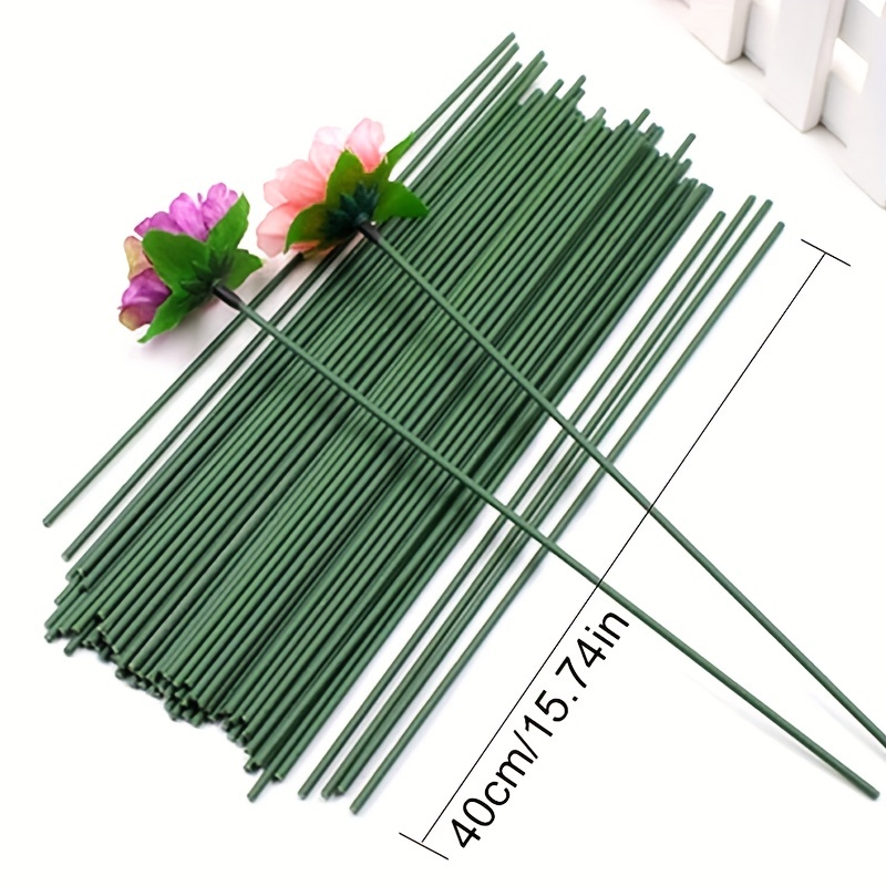 Lioobo 30pcs Floral Wire Stem with Leaves, Fake Rose Leaves, Artificial Plastic Rose Floral Wire, DIY Craft Bouquet Making Floral Arrangement Tools