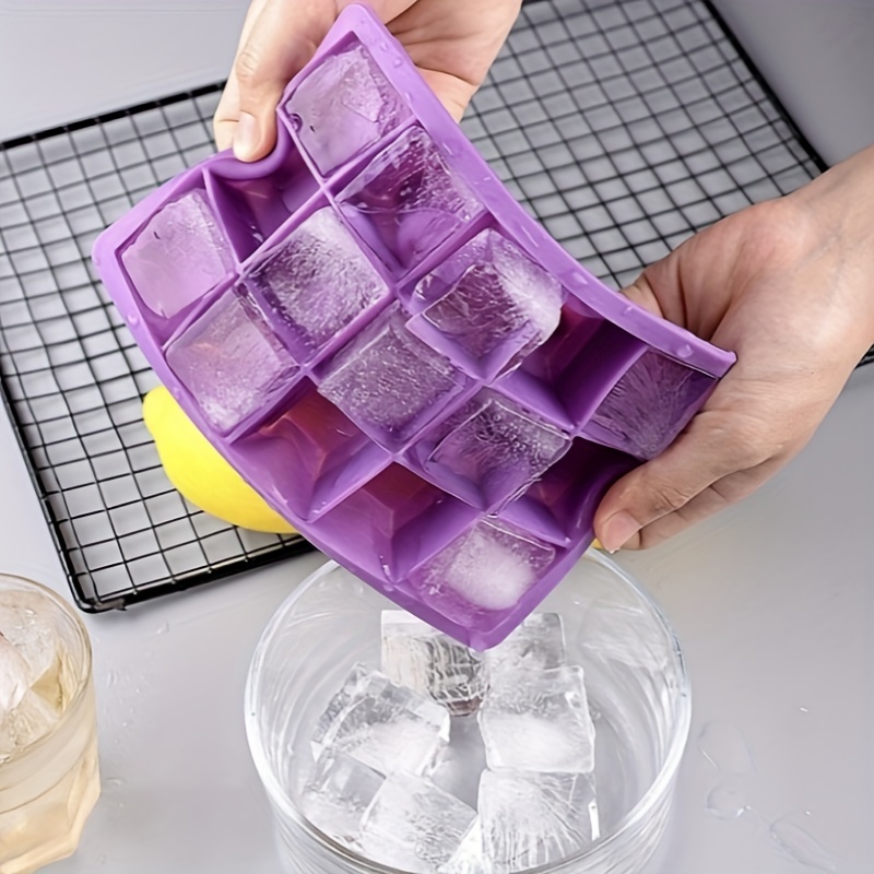 2PCS Ice Cube Tray Silicone Ice Cube Tray with Lid Stackable Ice Cube Molds
