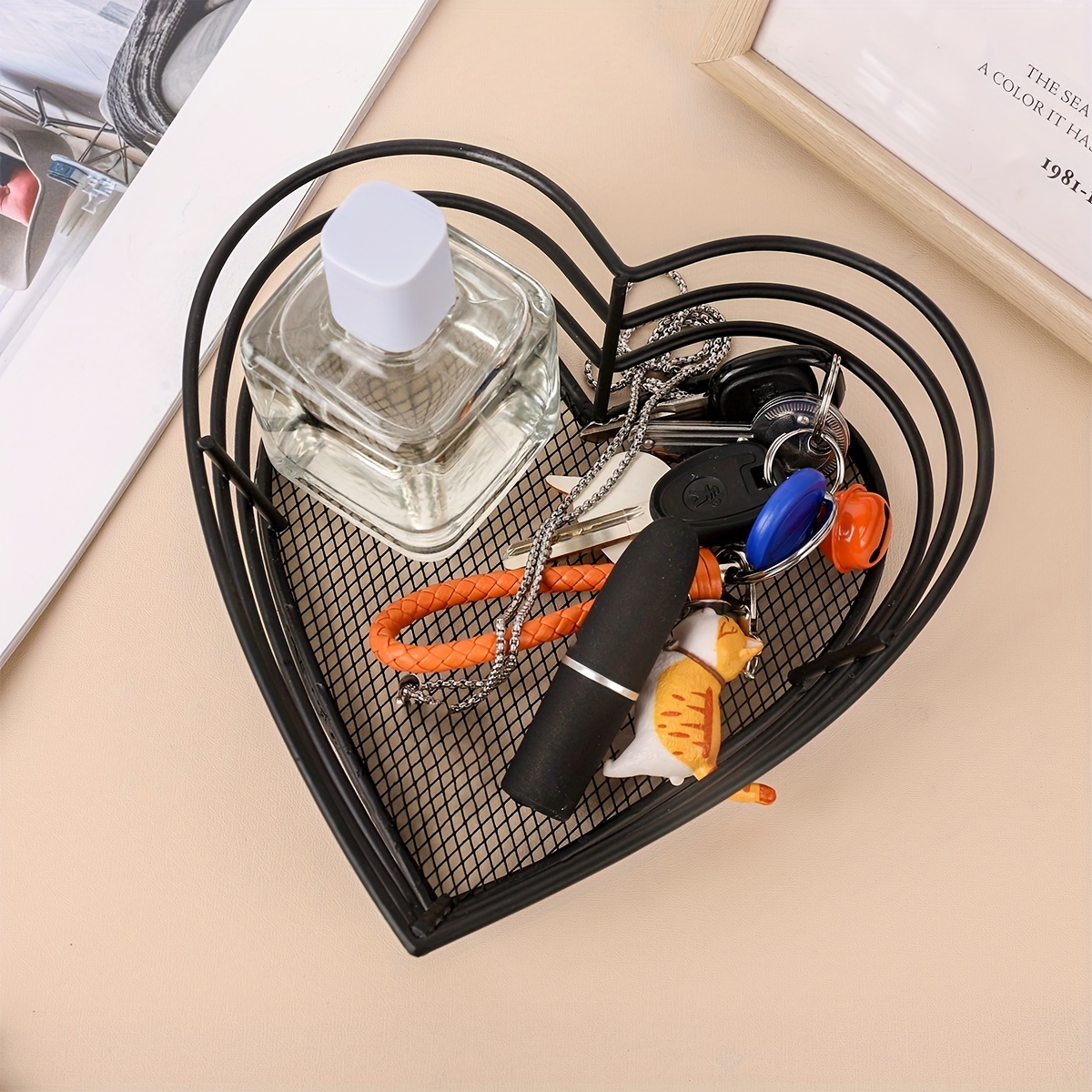 1pc Heart Shaped Desktop Storage Basket