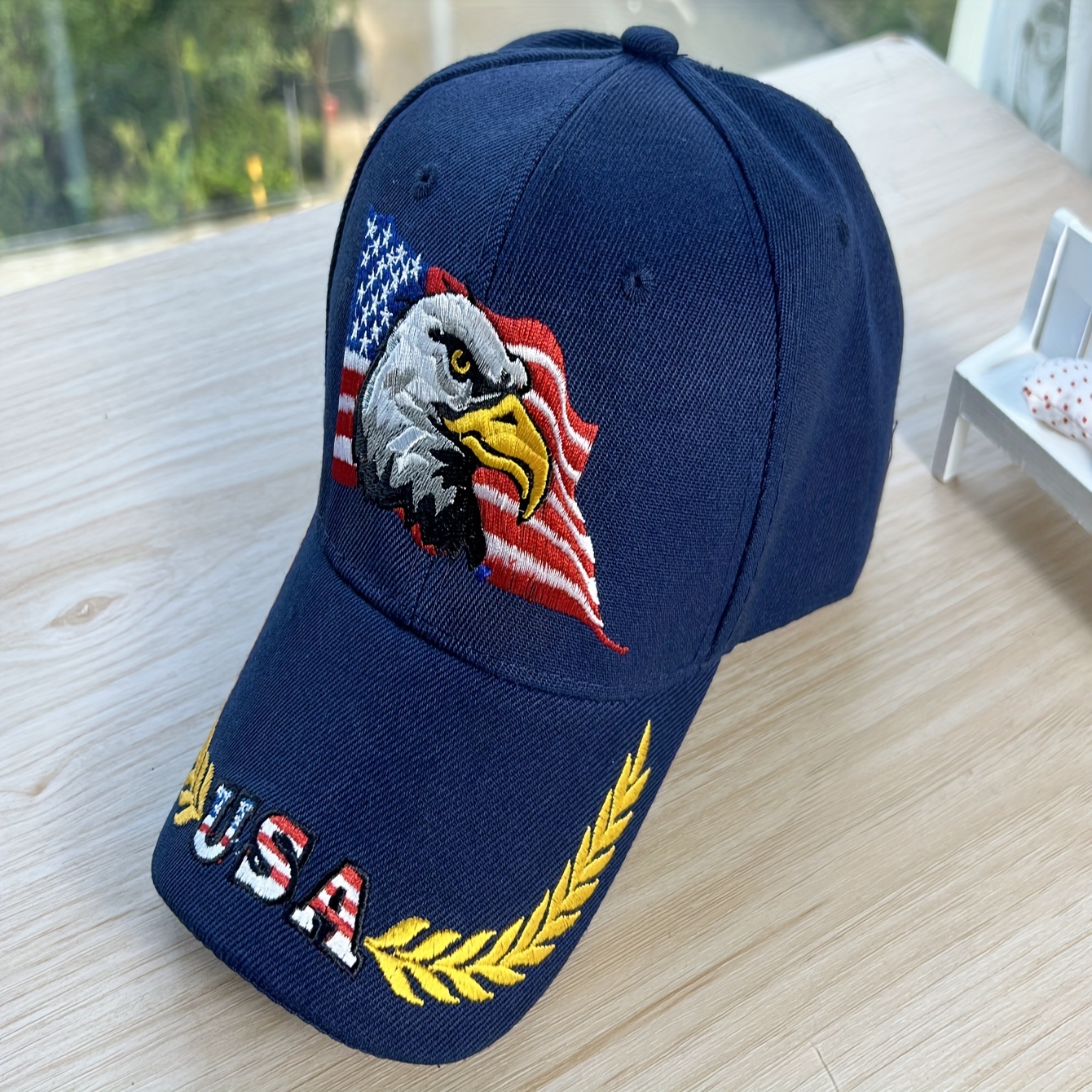 Casquette de baseball avec grand aigle brodé