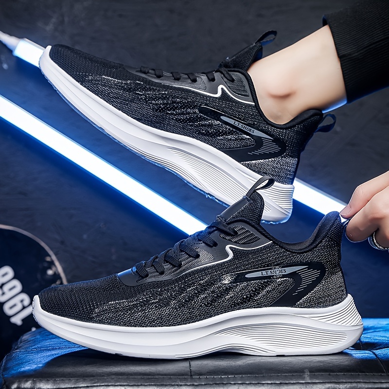 Men's Breathable Mesh Running Sneakers - Featuring a Soft EVA Sole for Outdoor Activities, Available in Geometric/Solid Colors