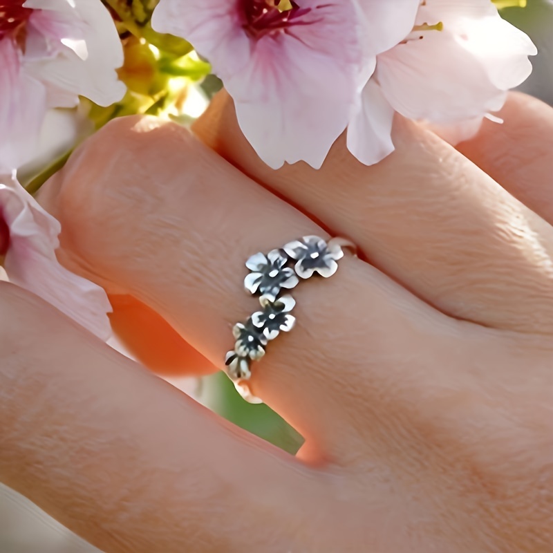 925 Sterling Silver Promise Ring with Retro Flower Design