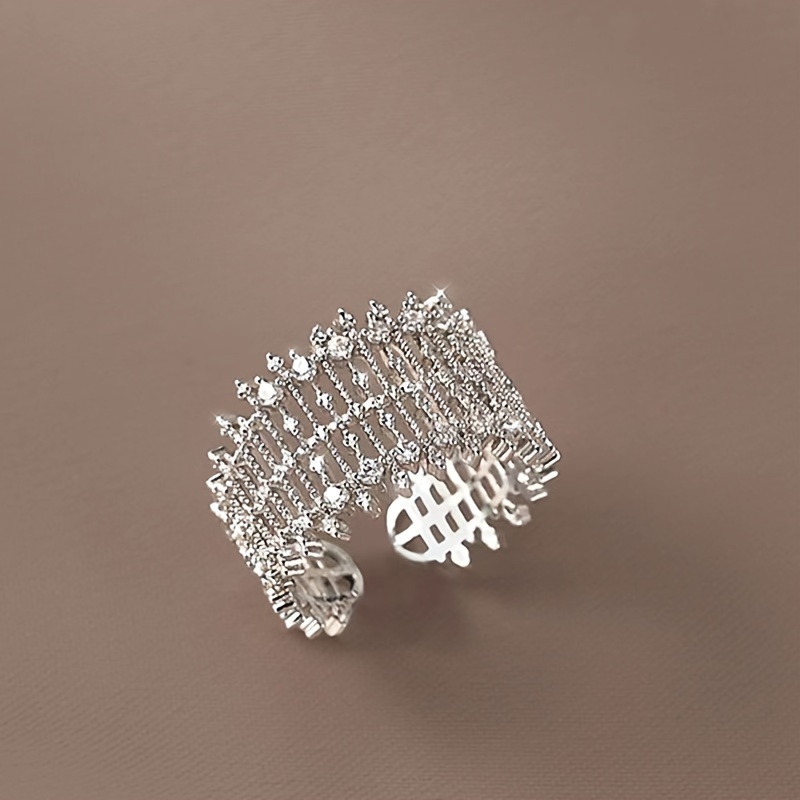 A Line-patch Design Copper Micro-inlaid Synthetic Zirconia Ring Suitable For Women' Wear
