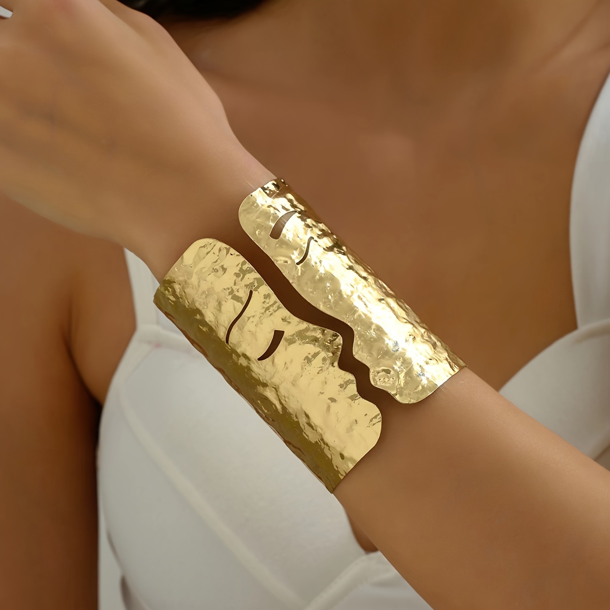 Gold cuff 2025 bracelet canada