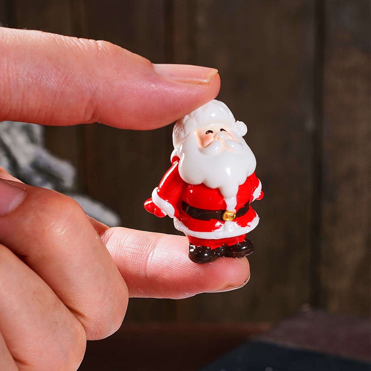 MIAHART 40Pcs Christmas Miniature Ornaments Mini Resin Micro Landscape  Ornaments, Christmas Trees Santa Claus Snowman Wreath Bells for Christmas  Party Supplies,… in 2023