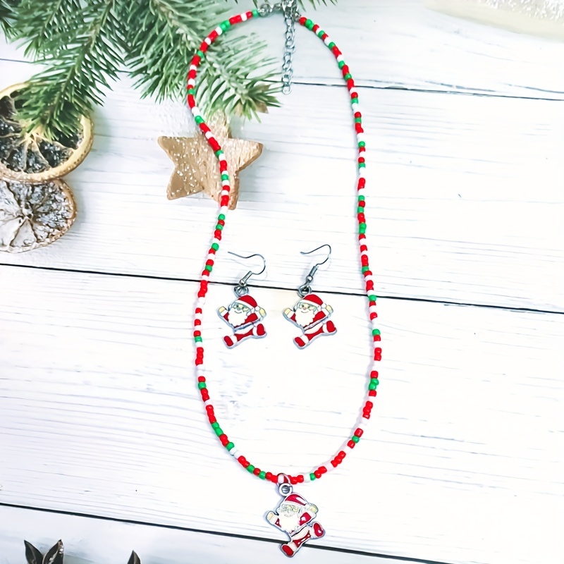 Temu 1 Set Christmas Party Jewelry, Jewels Set, Resin Sock Santa Claus Charm Pendant Colorful Beaded Choker Necklace, Hook Earrings for Girls, Christmas