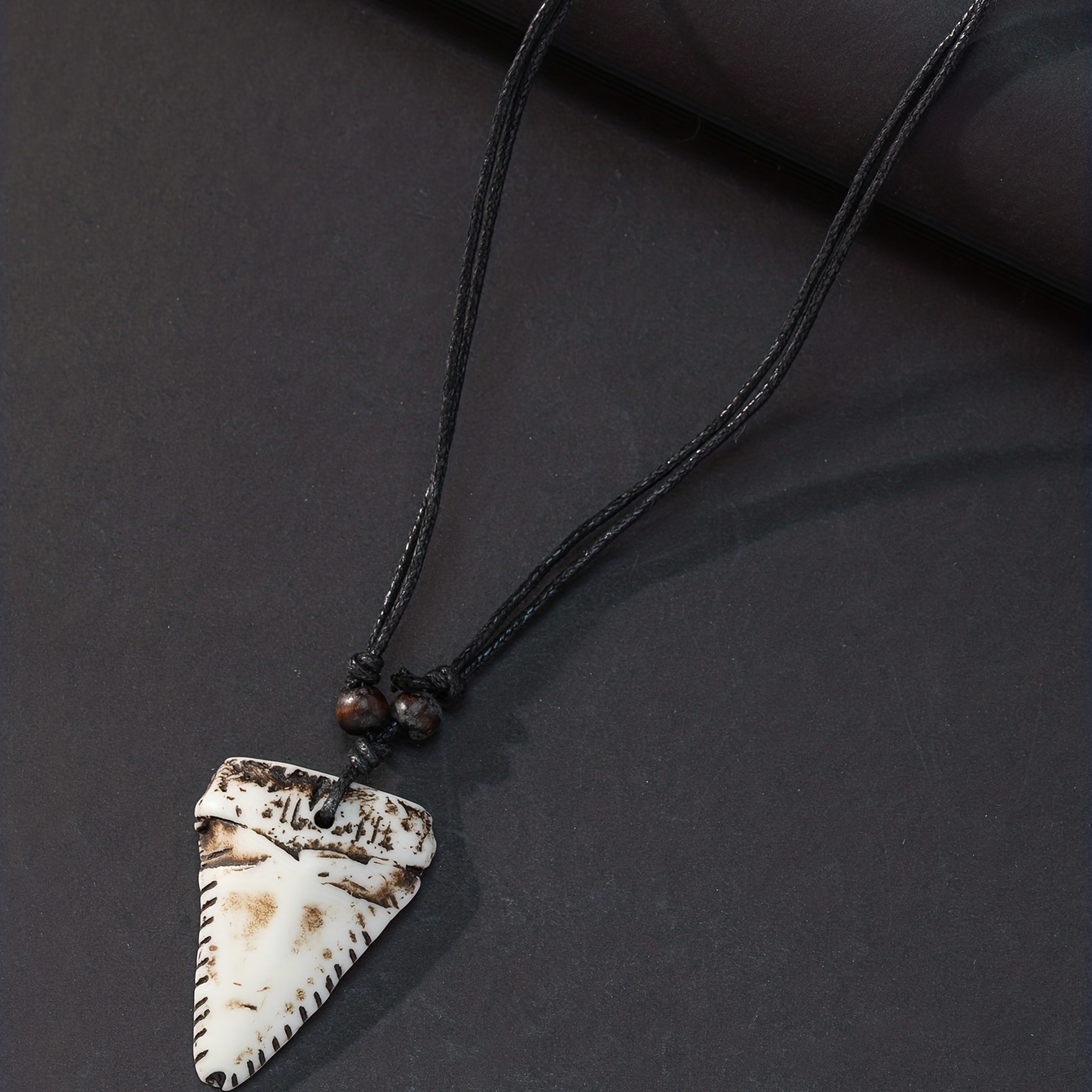 Men's Vintage Shark Teeth Pendant Retractable Necklace