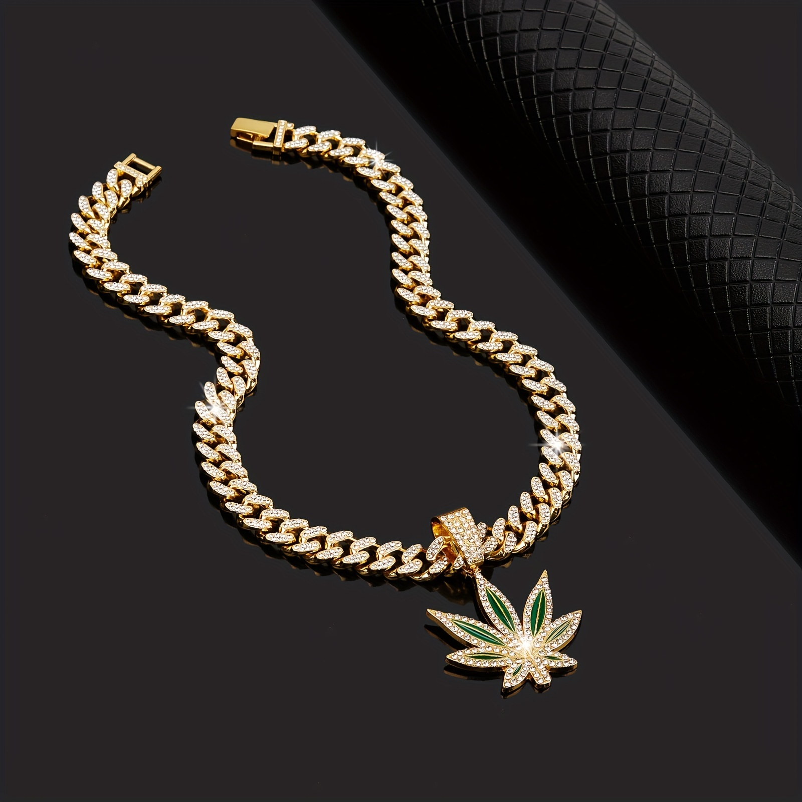 Hip Hop Iced Out Classic Retro Leaf Pendant