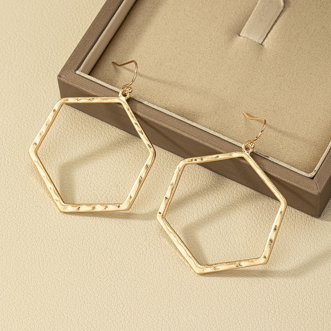 

Geometric Shape Hollow Out Hexagonal Dangle Earrings Retro Simple Style Alloy 14k Gold Plated Material Trendy Female Gift