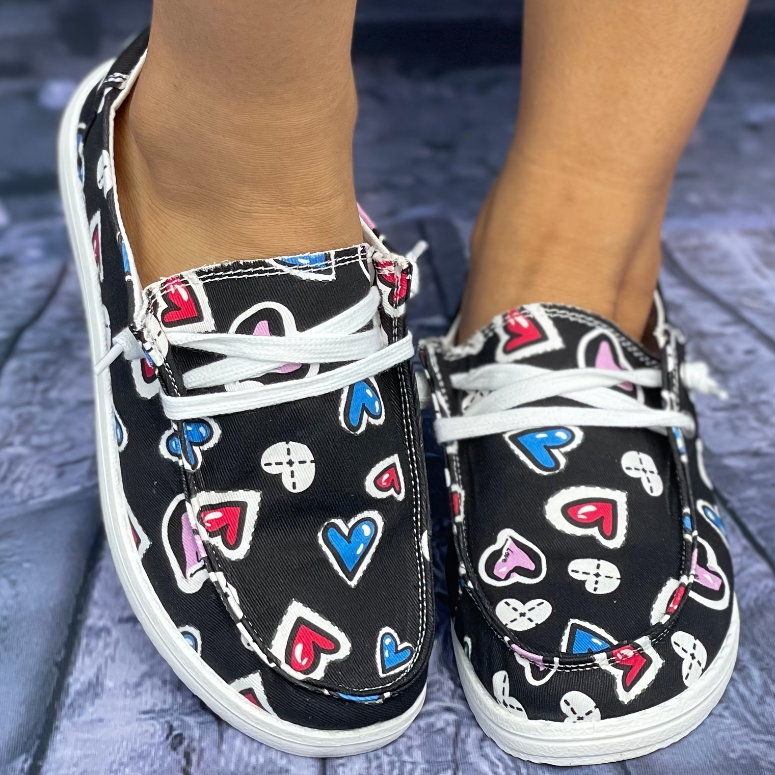 Colorful Love Heart Pattern Skateboard Shoes for Women