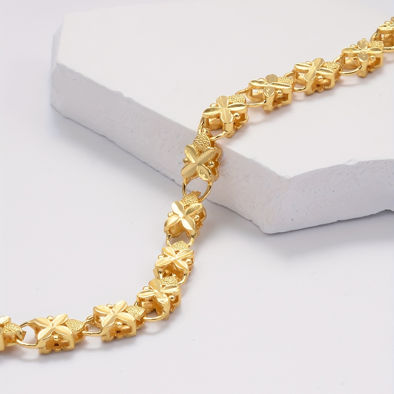 Clover Heart Flower Decor Bracelet, 18K Plated Fashionable Gift