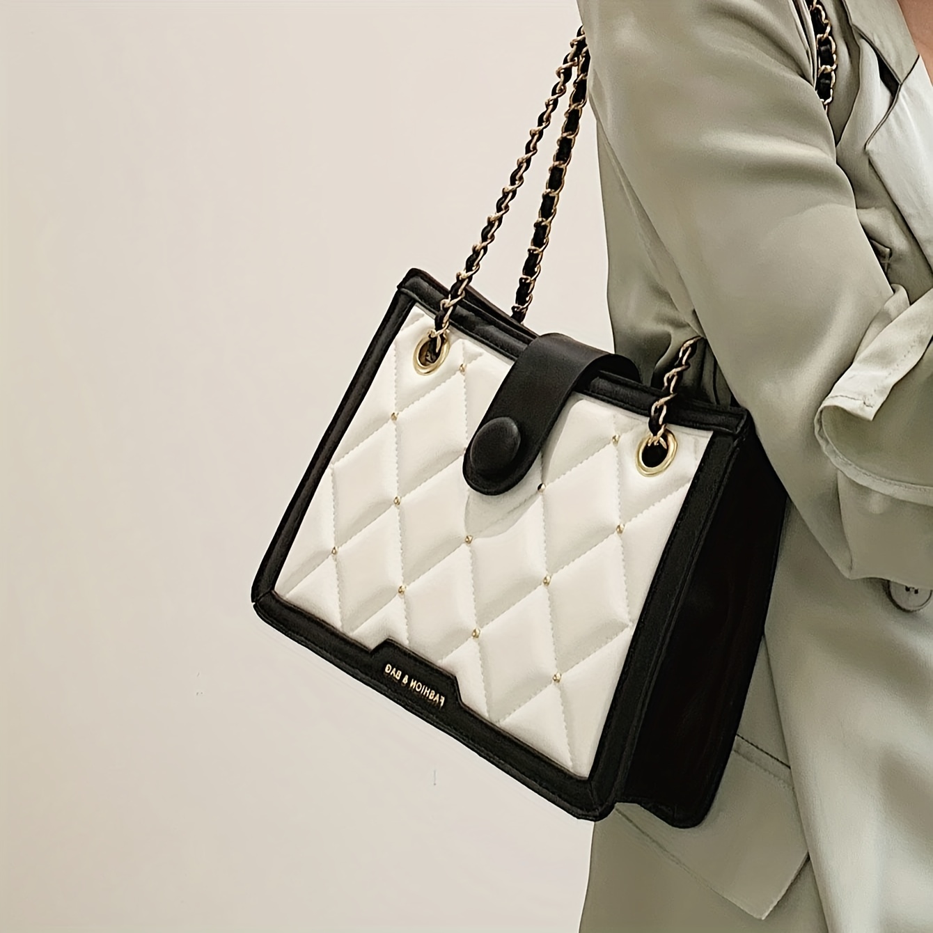 Fashion Embossed Studded Small Square Shoulder Bag In A