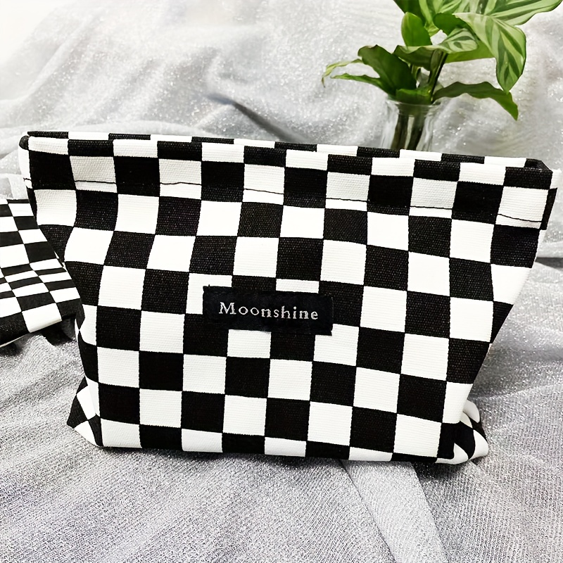 

Plaid Pattern Makeup Bag Portable Versatile Zipper Pouch Black White Plaid Toiletry Bag Roomy Storage Bag For Men And Women