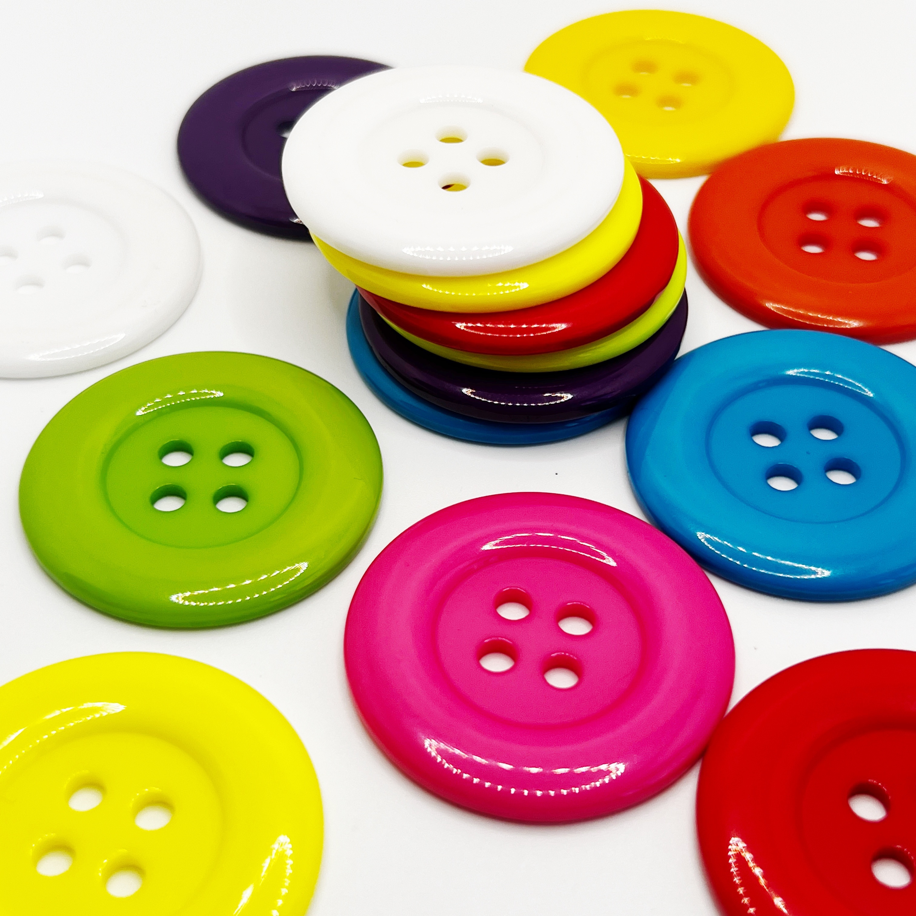 Big Bright Buttons Craft Buttons 1.2 Inch Kids Vivid Colors Large Buttons  Plastic Assorted Buttons Cute Shape Colorful Buttons Toys for Arts, Crafts