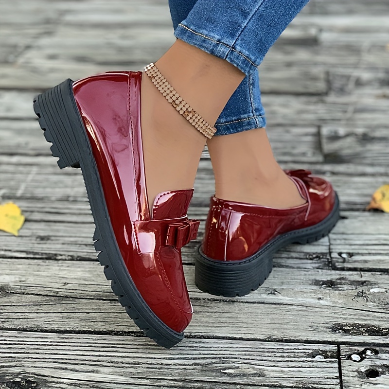 Red patent hot sale shoes womens