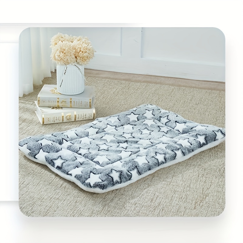 Winter Warm Pet Blanket Pet Floor Mat Soft Fleece Dog Bed Sleeping