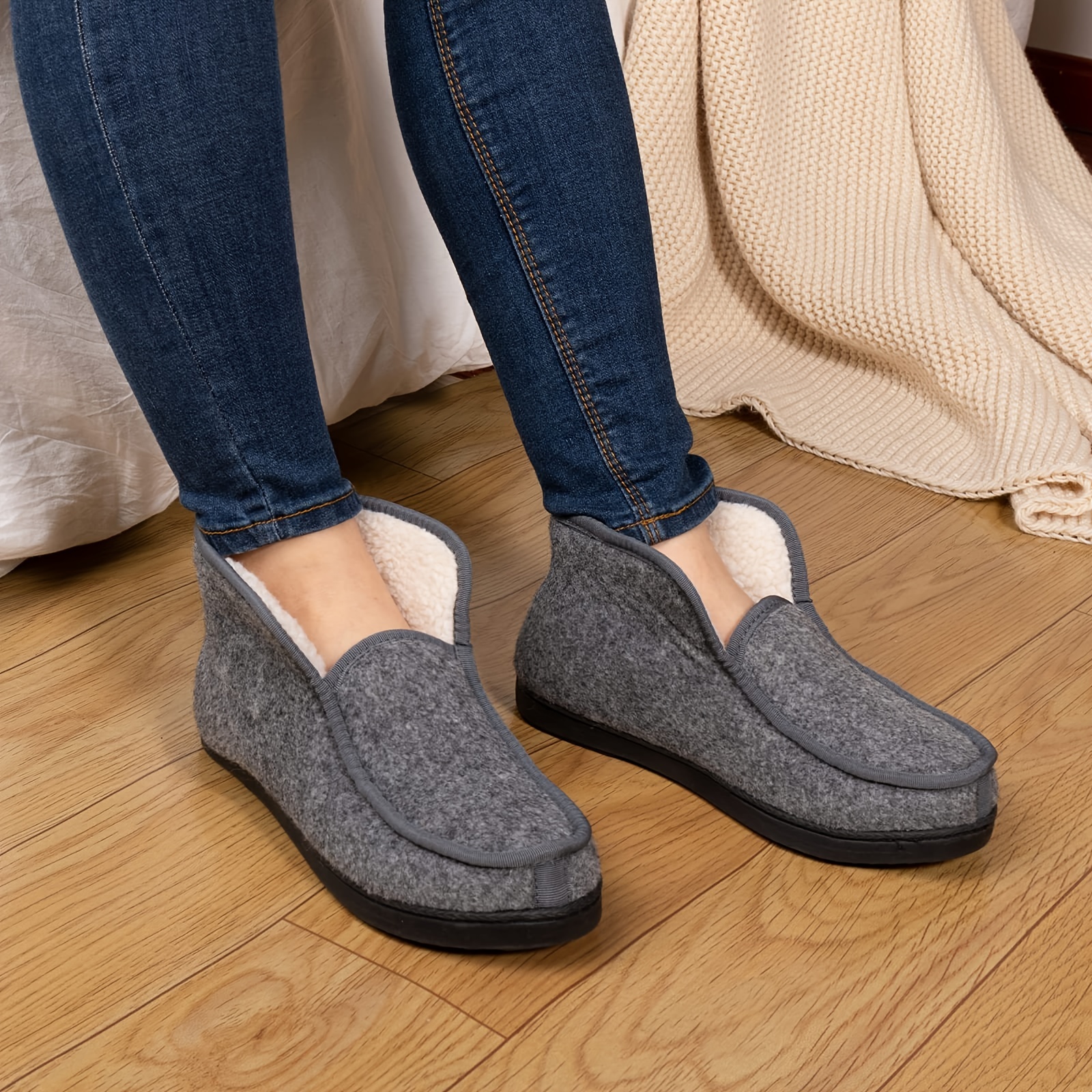 Women's Fleece Liner Indoor Slippers Solid Comfort Shoes