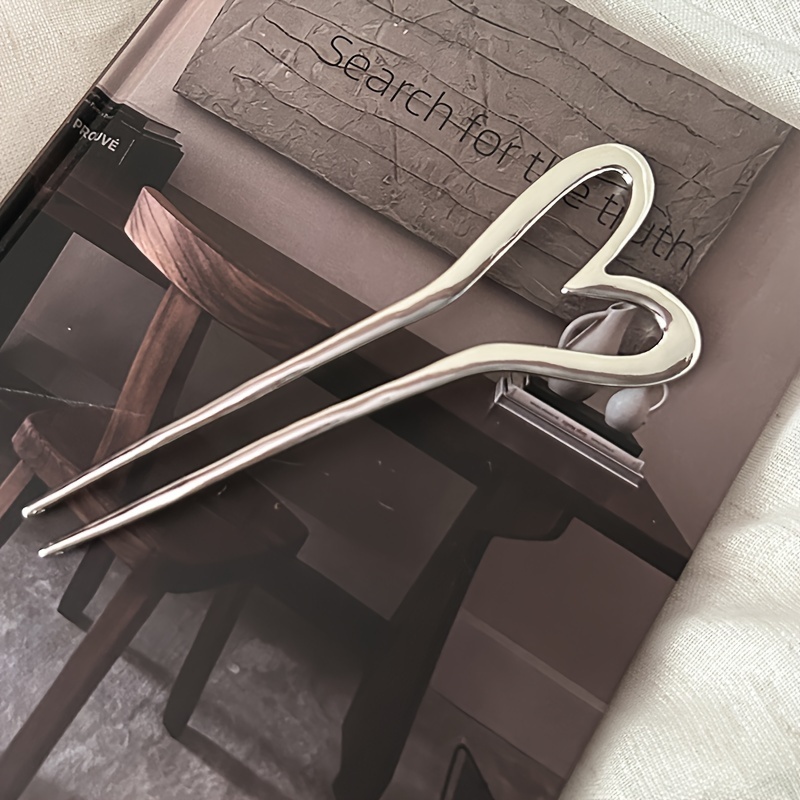 Image of Minimalist And Cool Metal Double Hairpin, High-end New Chinese Style Updo Hairpin, Modern Bun Hairstyle, Love Heart Headwear