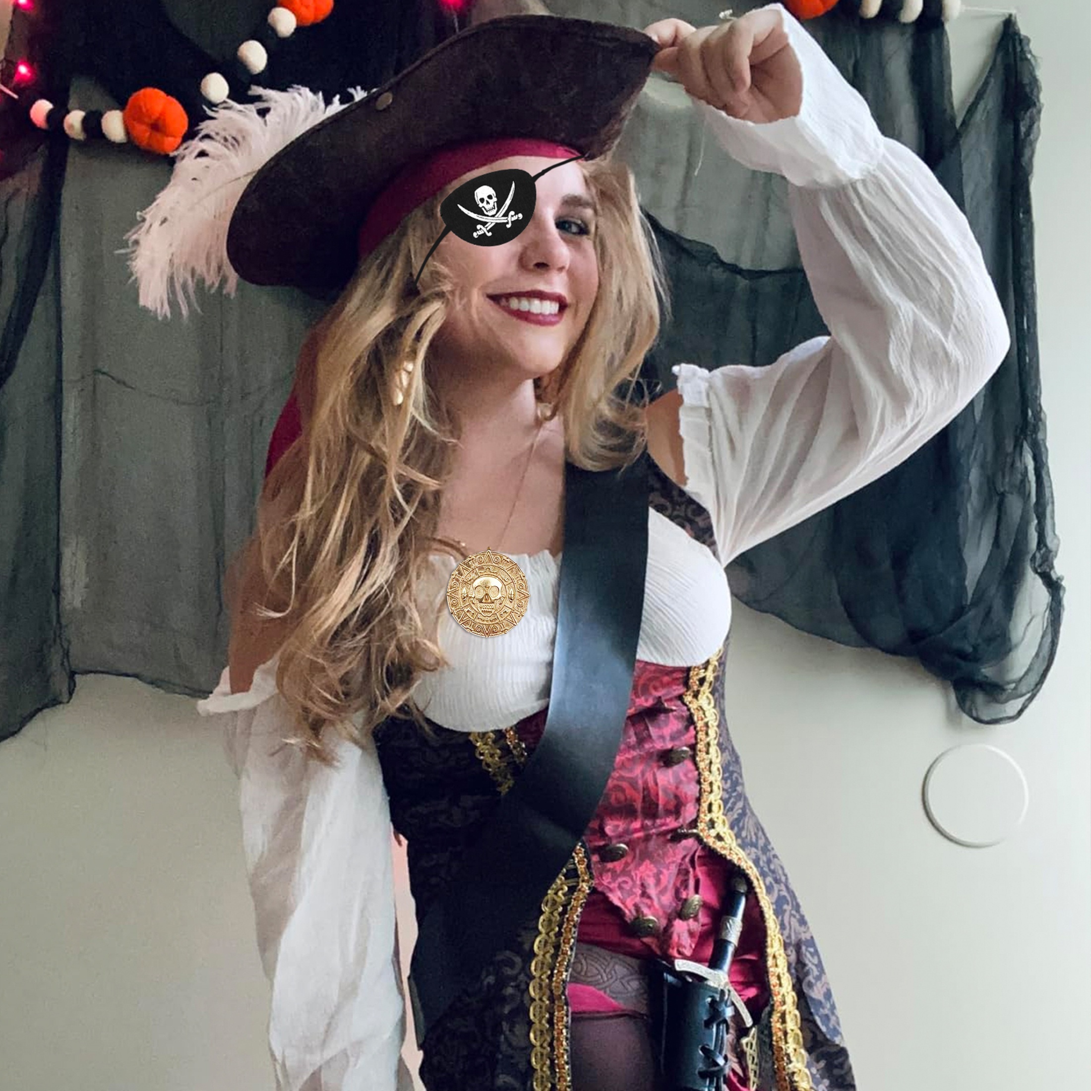 26 piezas de suministros de fiesta de pirata, parches de ojos de capitán  pirata, bandana inflable, espada de juguete, bigote para Halloween