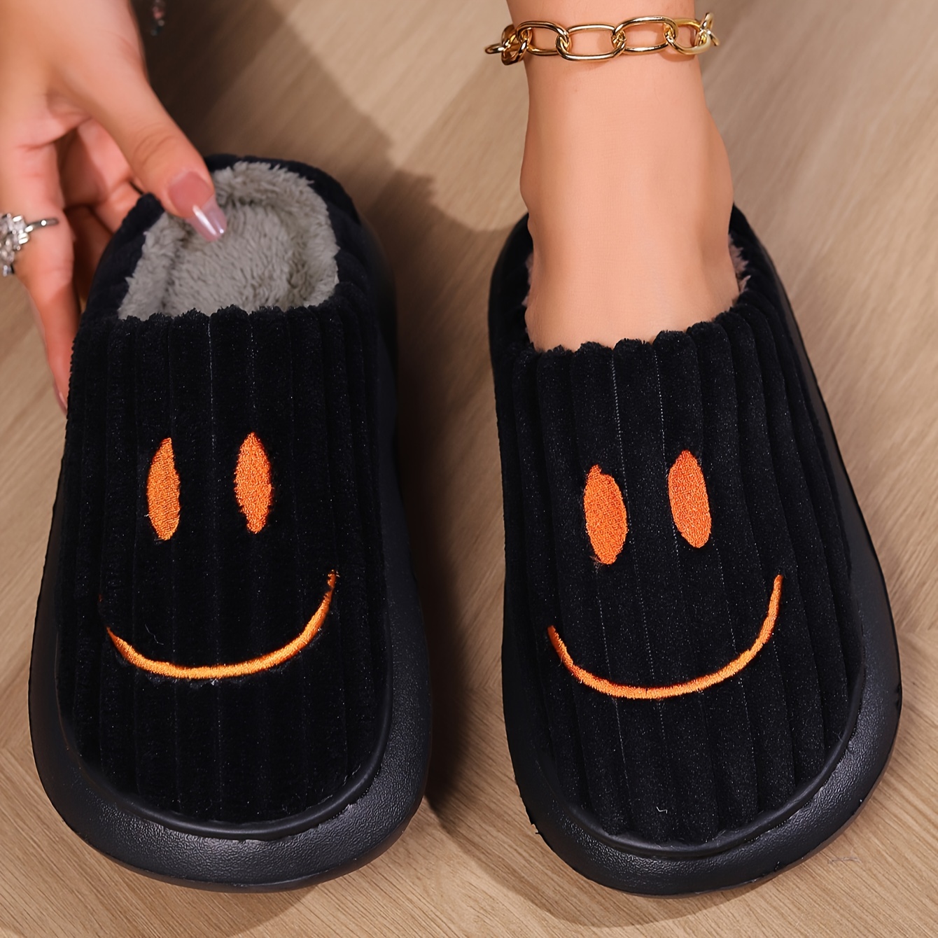 

Cute Smile Face Pattern Plush Slippers, Winter Closed Toe Soft Sole Slip On Fuzzy Shoes, Cozy & Warm Home Slippers