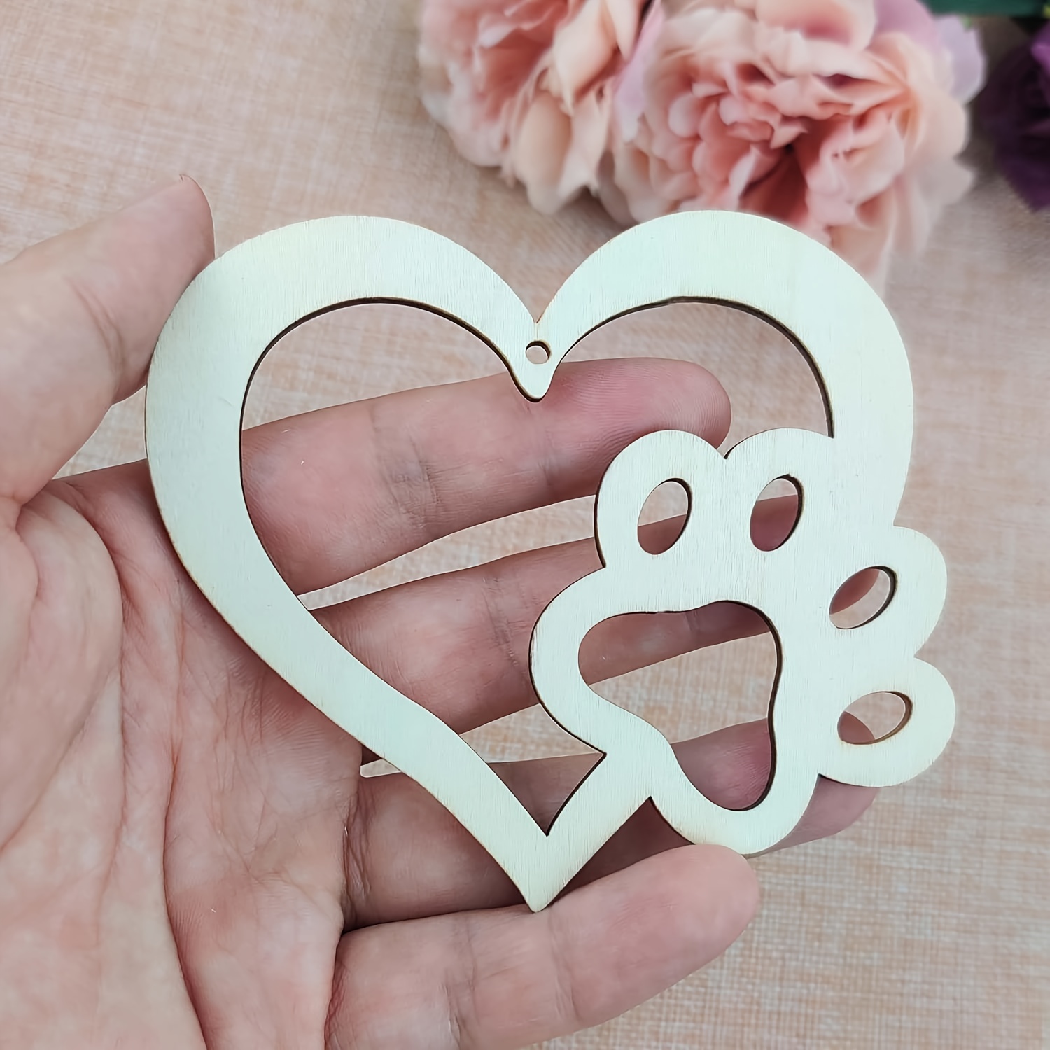20pcs Wooden Heart Cutouts Crafts Heart Shaped Wood Hanging Ornaments Gift  Tags with Twines for DIY Project Wedding Valentine's Day Party Decorations