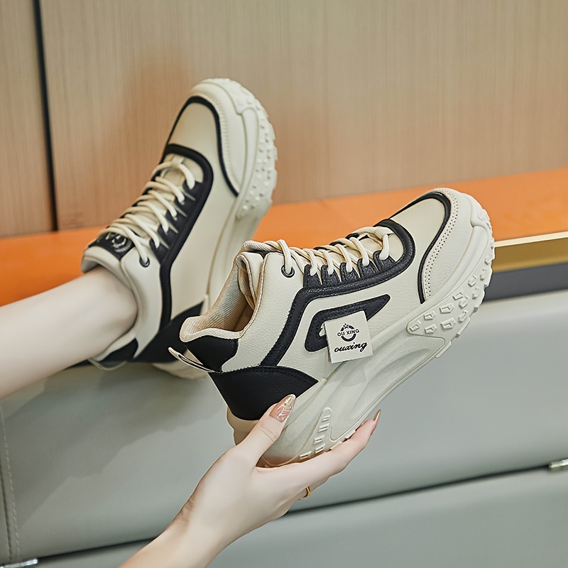 Fila white on sale bulky shoes