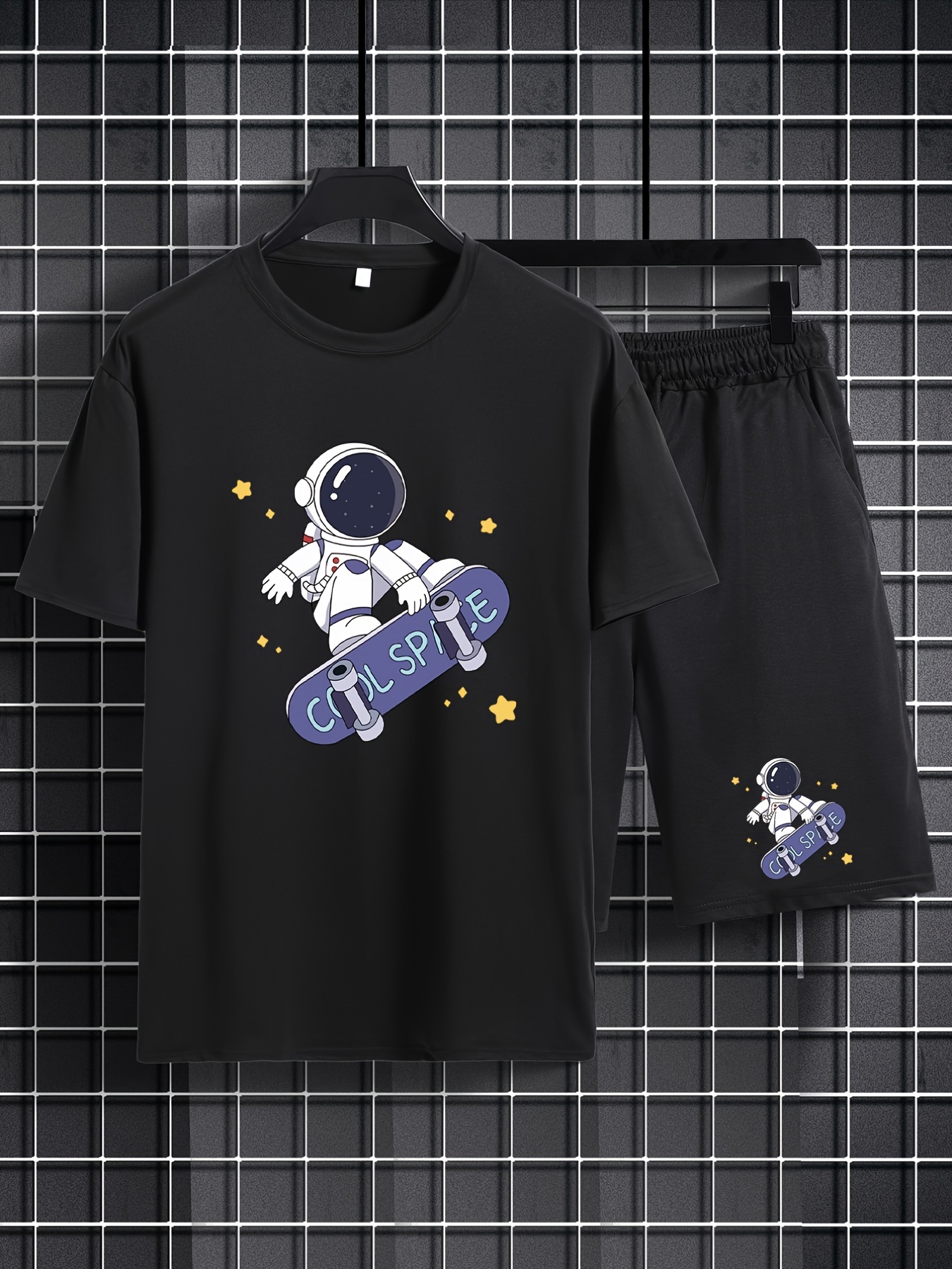 Astronaut Basketball Print, Street Style Men's 2Pcs Outfits, Trendy T-shirt  And Loose Drawstring Shorts Set, Mens Clothing