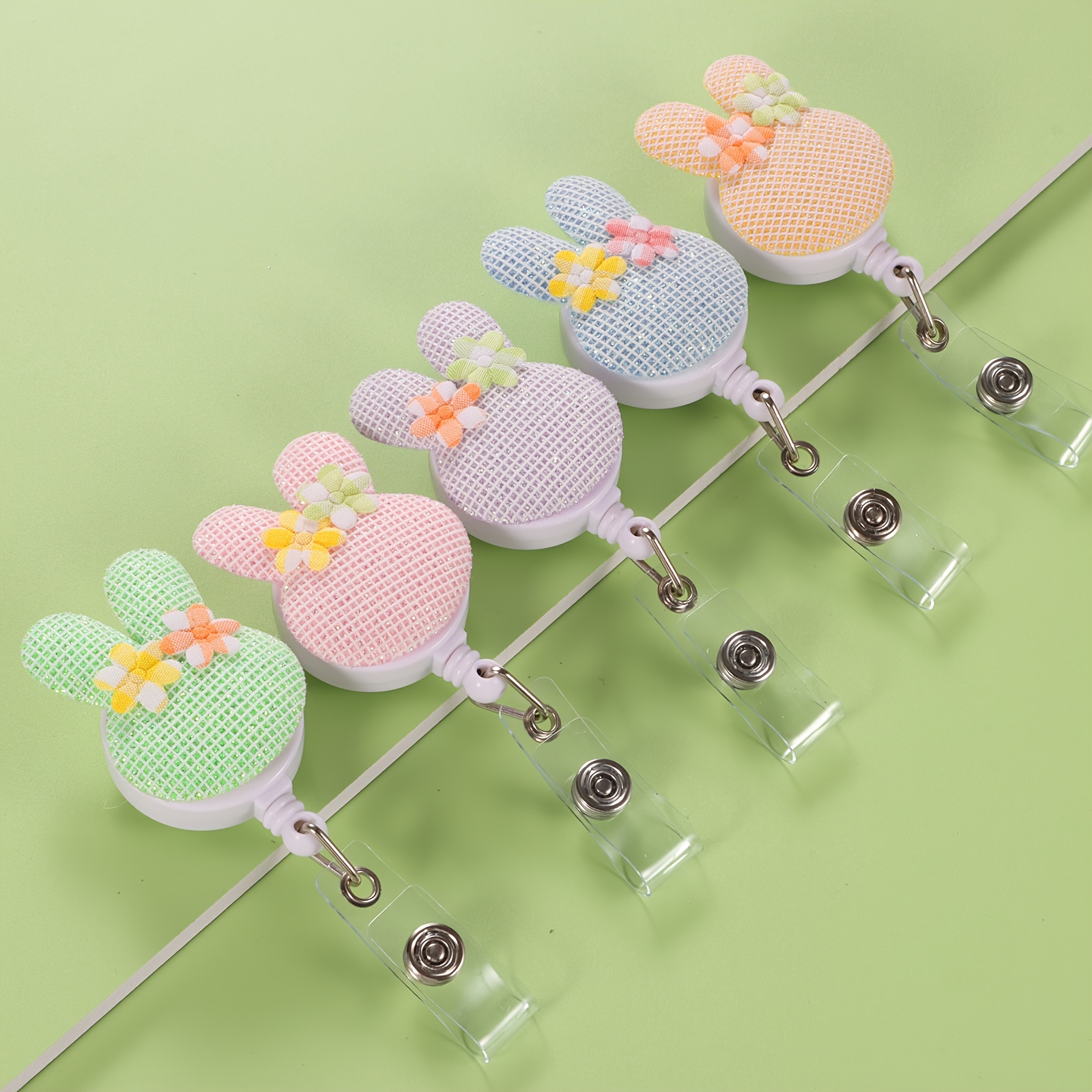 5pcs Retractable Badge Holders. Cartoon Cute Retractable Badge Reel, Badge  Reel Holder for Children and Nurses, Clip-on Name Badge Holder for Office