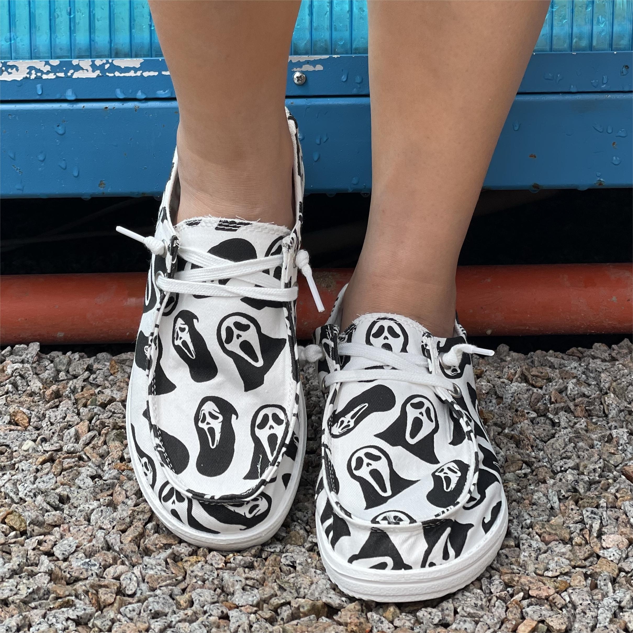 Women's Skull Face Print Shoes, Slip On Lightweight Flat Comfy Loafers,  Halloween Low-top Canvas Shoes