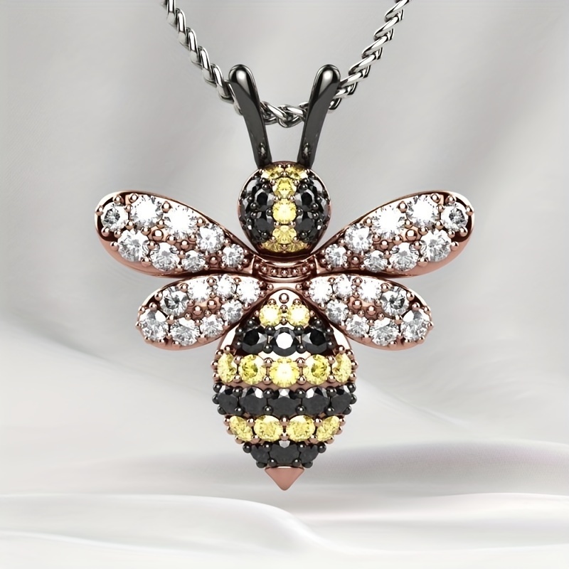 Cute bee deals necklace