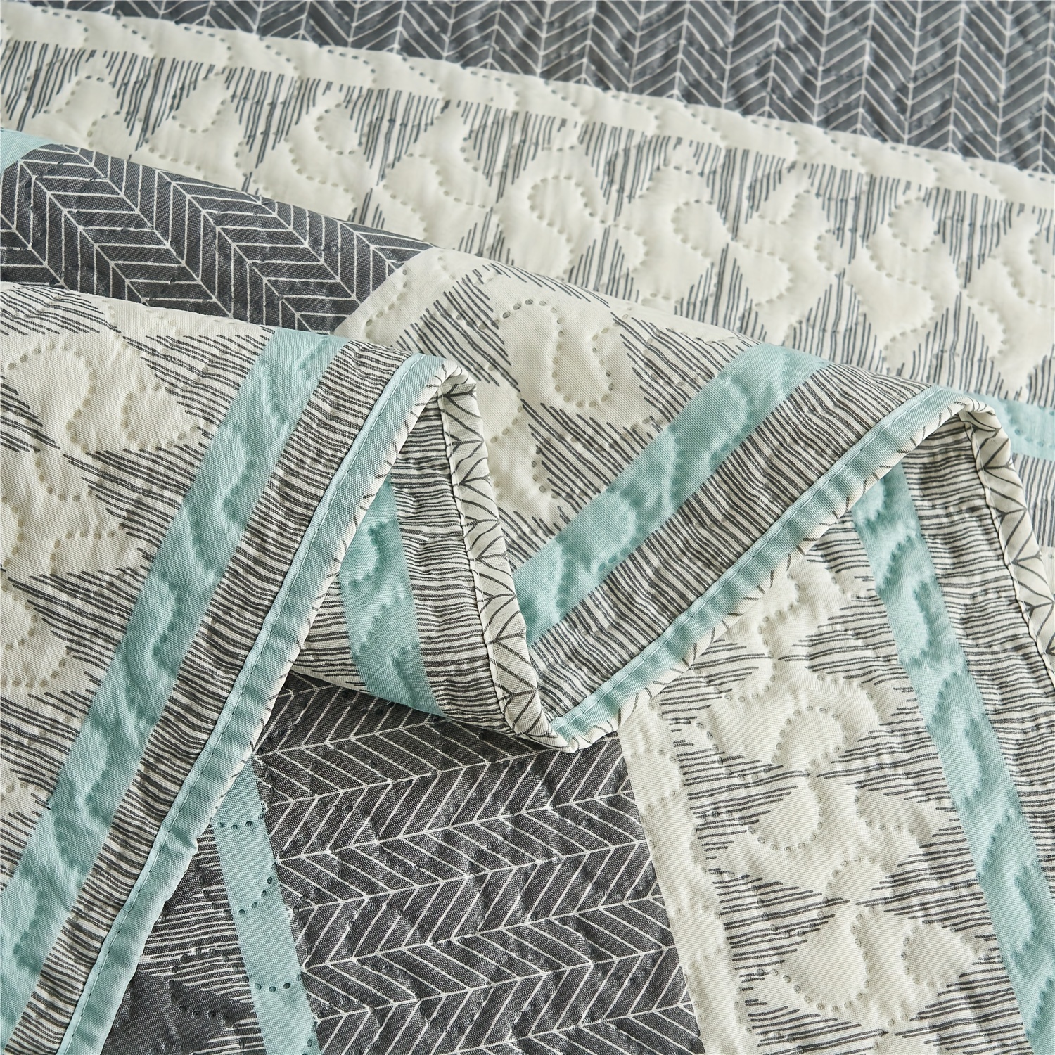 Blue Stripe Patchwork Bedspread, Light and Soft Reversible Quilt