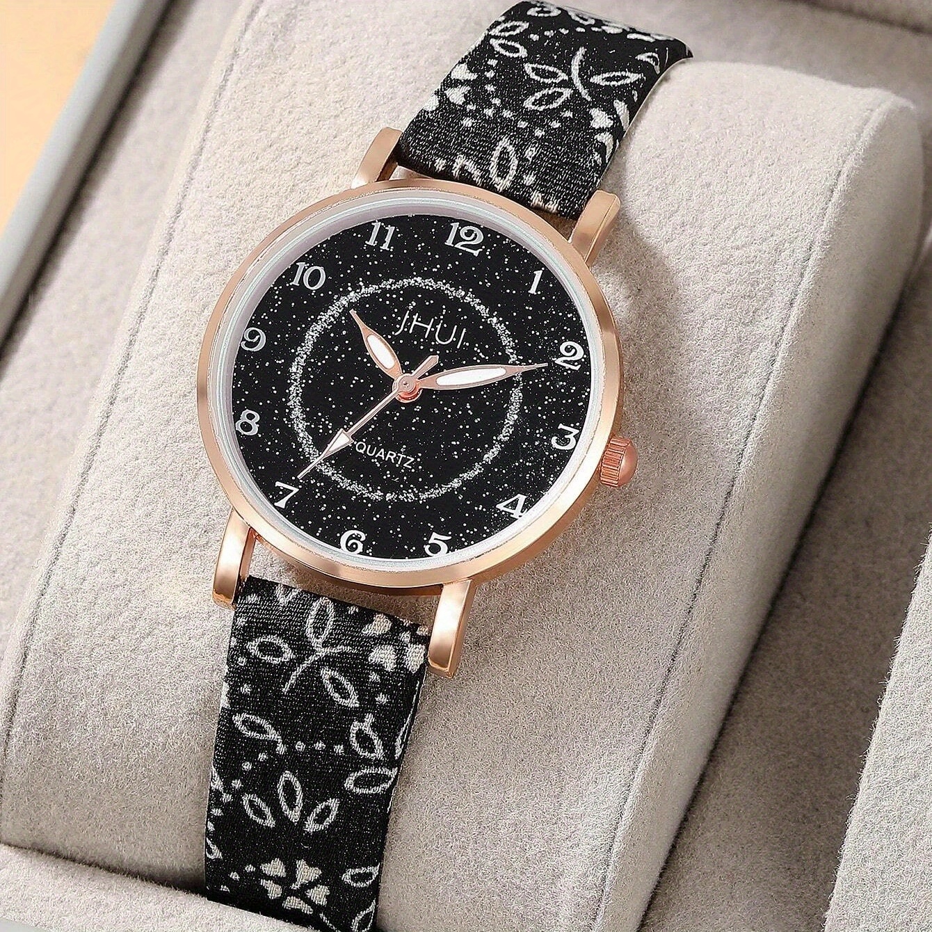 Orologio oro donna: Un incanto senza tempo