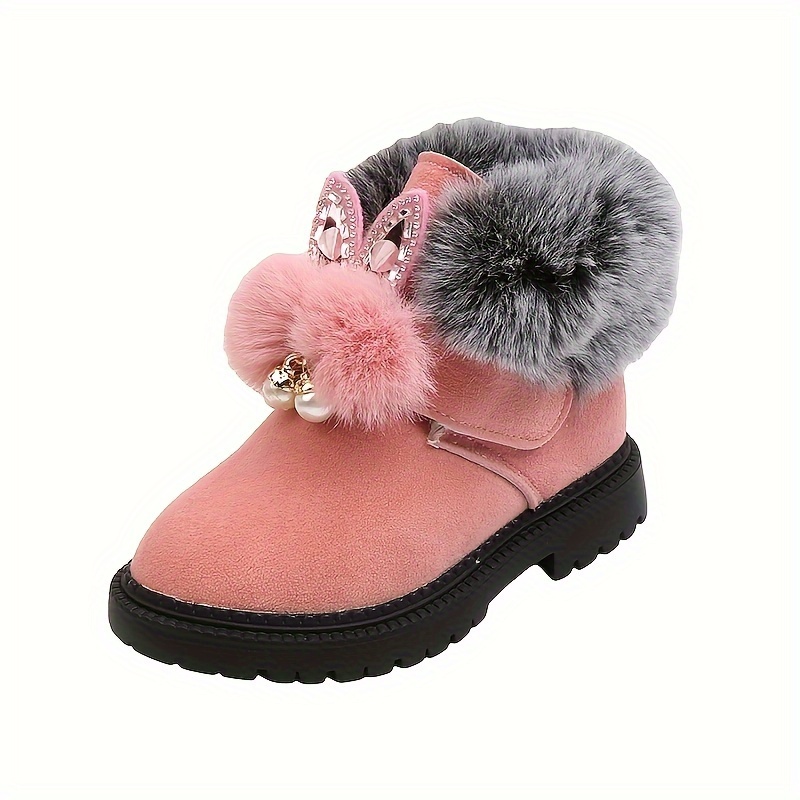 Baby girl deals fuzzy boots