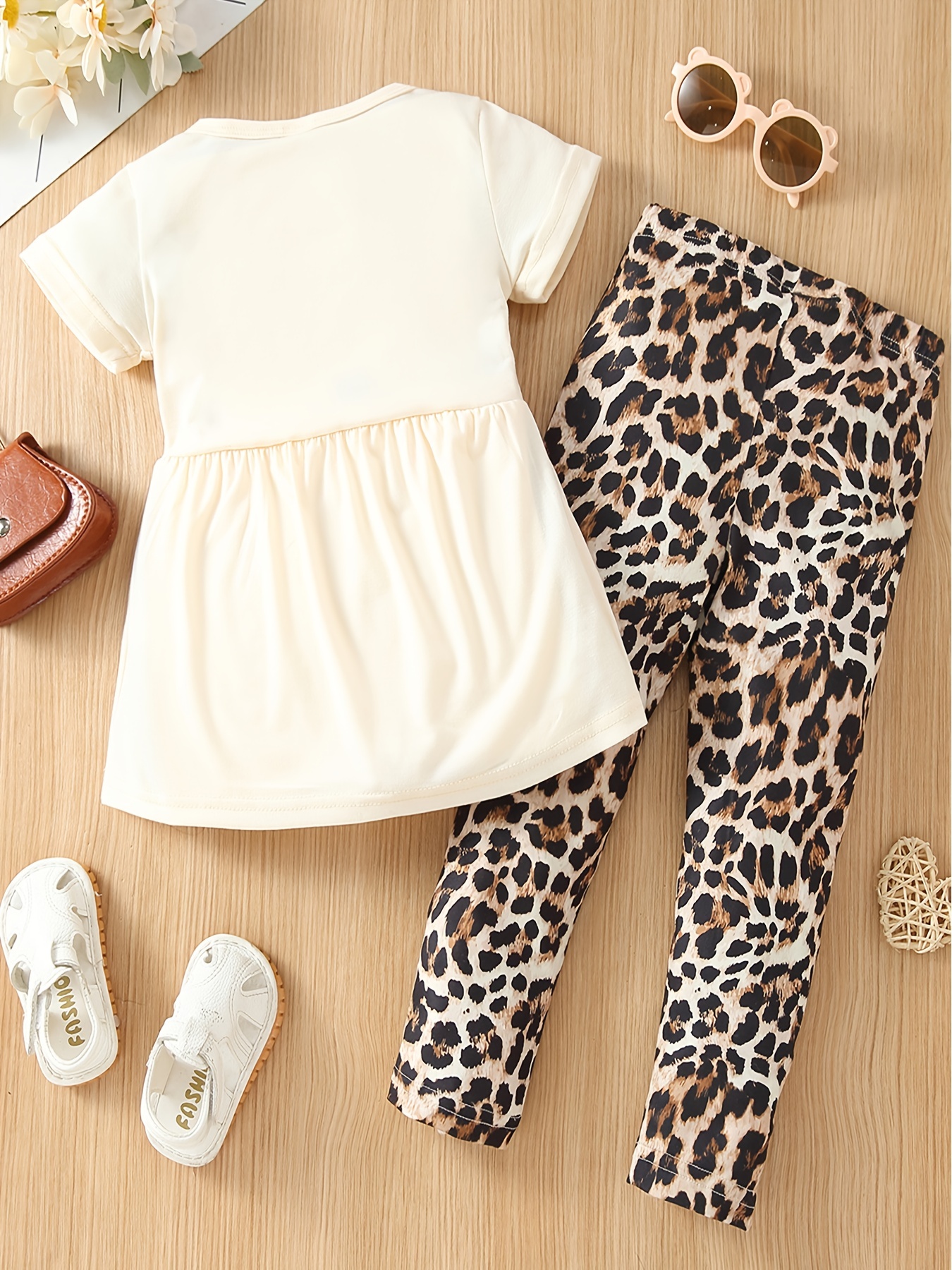2-piece Toddler Girl Leopard Print Short-sleeve Tee and Elasticized Shorts Set