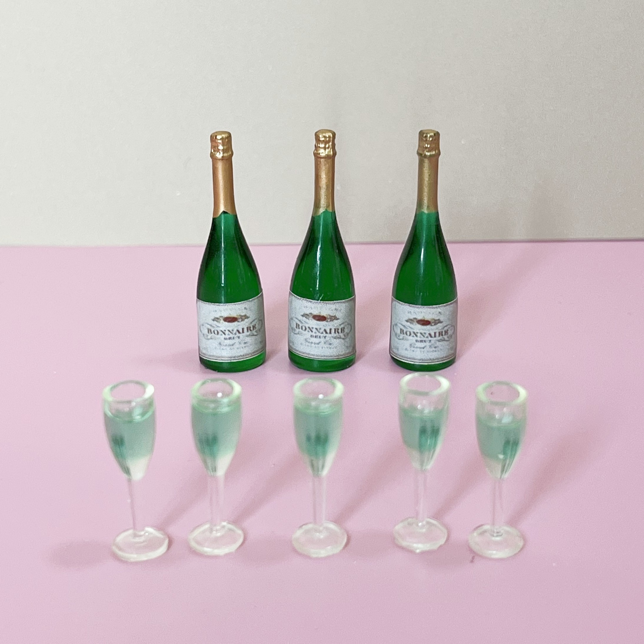 Mini botellas de licor, 18 unidades, juego de champán, botella de vino  tinto en miniatura, mini copas de cóctel, tazas de bebida para decoración  de