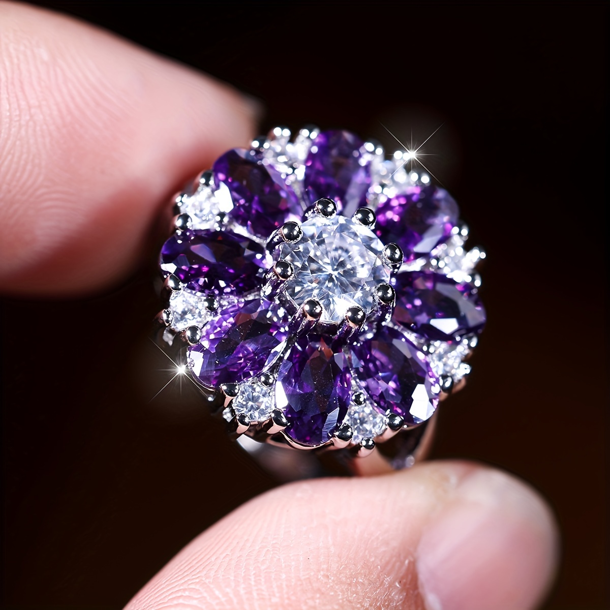 

Elegant Promise Ring Dainty Flower Design Inlaid Purple Zirconia Engagement/ Wedding Ring For Brides Evening Party Decor